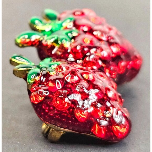 Vintage Red Enamel Strawberry Brooch With Green Leaves Lapel Scarf Pin - Picture 5 of 10